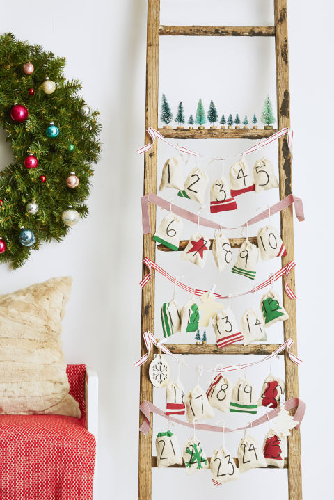 Christmas DIY Projects, DIY Projects, Christmas Hacks, Christmas Decor, Christmas Decorating Tips and Tricks, Popular Pin, DIY projects, DIY Home Decor, DIY Holiday Decor