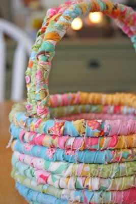Easter Baskets, Homemade Easter Baskets, Easter Baskets, Easter, Easter Baskets for Less, Cheap Easter Baskets, Easter Gifts, Easter Gifts for Cheap, Cheap Easter Baskets, Popular Pin